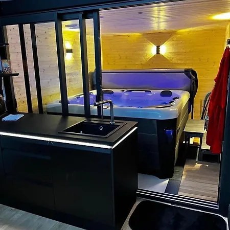 Les Suites Deluxe