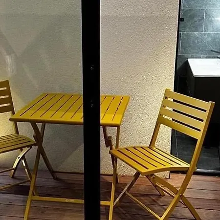 Les Suites Deluxe Apartment *