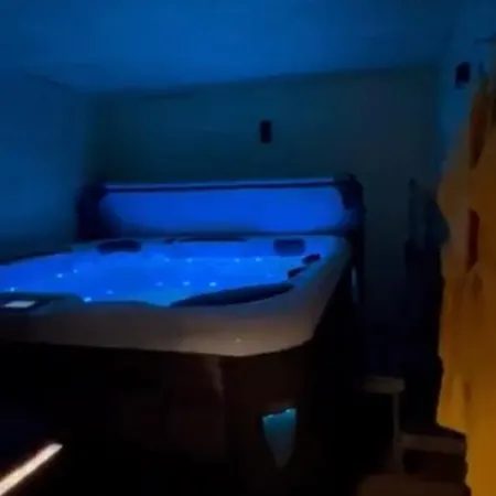 Les Suites Deluxe Apartment